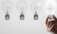 为什么要选正泰居家LED灯泡?我可不傻