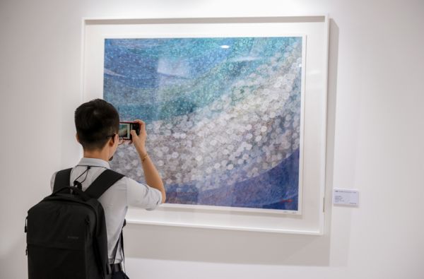 （《毛锎&陈舜芝双人个展：丛林梦与线条诗》展览现场）