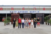 行业主流媒体走进和乐门业工厂,探寻领军品牌发展之路