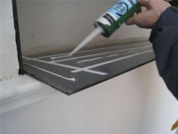 打玻璃胶一般多久能住 玻璃胶使用注意事项