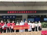 致敬最美逆行者!洗帘猫为援鄂医疗队员送温暖