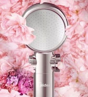 上市即圈粉，这款美容花洒自带美肤功能，在家就能做SPA