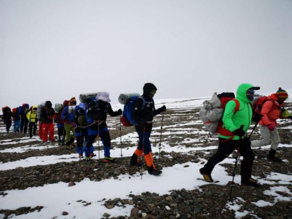 直面雪山 起而行之 |华耐登山队成功登顶海拔6178米玉珠峰