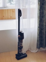 轻便巧妙上手把,随立随停特好放:全屋有莱克魔洁M12 MAX