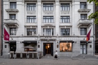 最美街拍丨在外滩“十里洋场”，遇见 ROLF BENZ