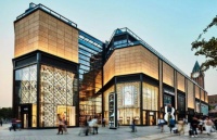 王府井网红打卡就来王府中环，享受冬日冰乐园畅滑乐趣