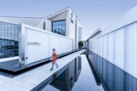 新力控股资产规模稳步增长，新力净资本稳健增持