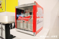 汹涌来袭！HCK哈士奇×百威，一场惊艳家电圈的时尚视觉