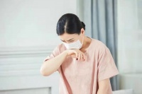 别以为呆在家里就安全了 室内空气污染更严重