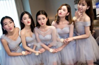 伴娘伴郎必须一样多吗 2个伴郎2个伴娘好吗