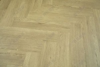 升达金刚：“PO-505 墨香温存”原木色人字拼地板，打造高颜值温馨小窝