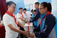 “兔宝宝”为南白象三小捐赠图书、书柜,打造爱心阅览室